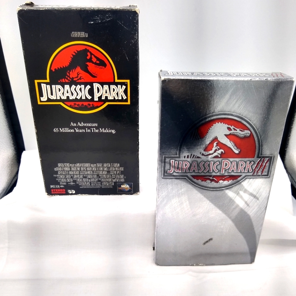 VHS Lot of 2 Jurassic Park 1993 & JP III 2001 Vtg w/Cardboard Sleeves UNTESTED